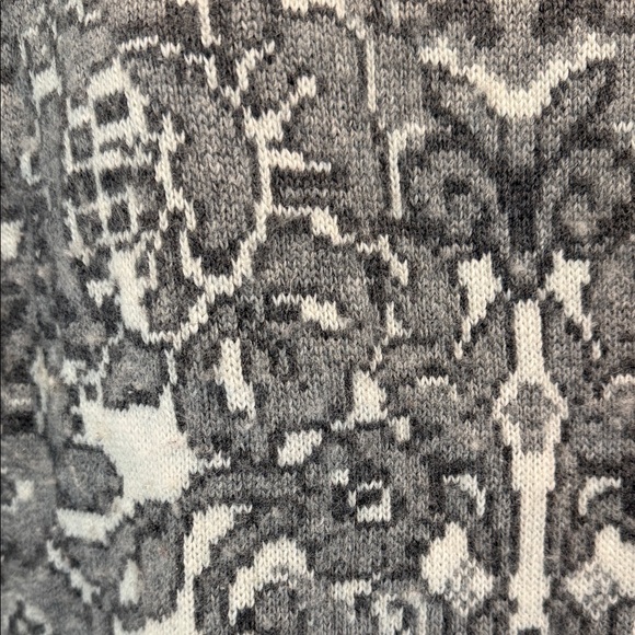 Sundance Gray and Cream Crew Neck Sweater - Picture 2 of 3